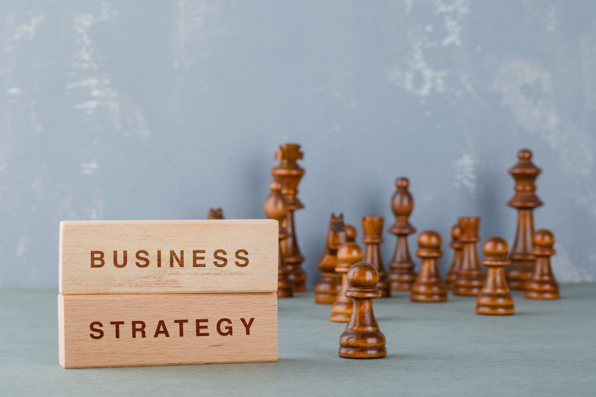 Unleashing the Power of AI in B2B Sales: Strategies and Benefits